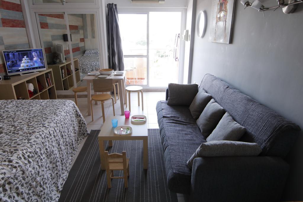 Anna & Pierre-Noel Apartment. 베날마데나코스타 외부 사진